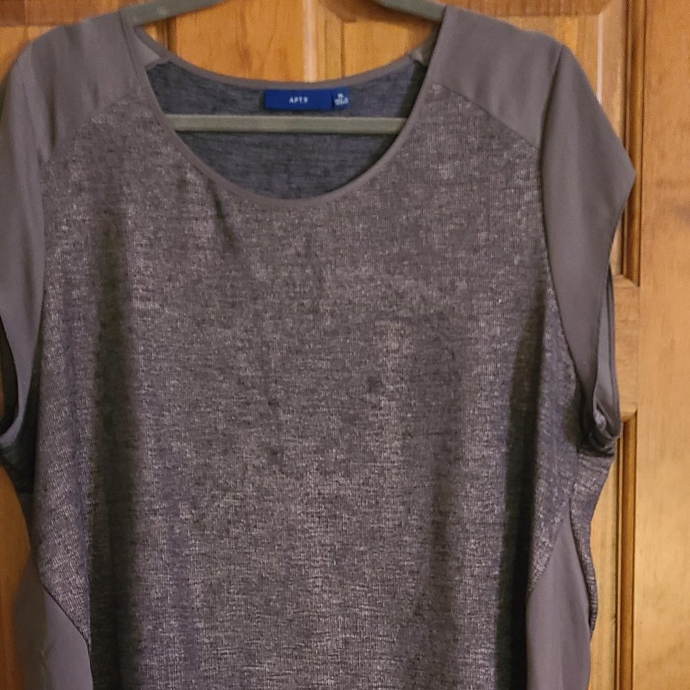 Women's Top